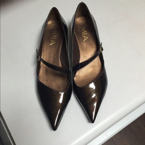 Mia Shoes - Women's Patent Pointed Toe Shoes